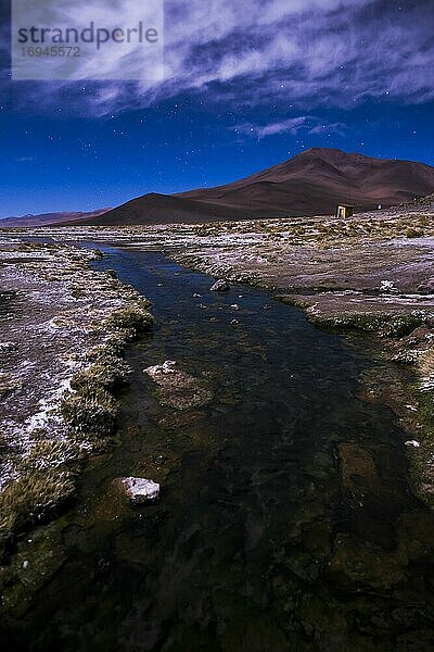 Nacht in den Salzwiesen von Chalviri (Salar de Chalviri)  Altiplano von Bolivien