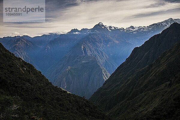 Anden bei Sonnenaufgang an Tag 3 des Inkapfades  Region Cusco  Peru