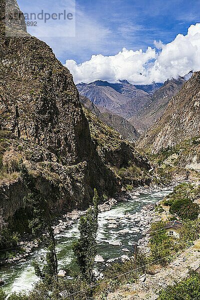 Der Urubamba-Fluss am Beginn des Inka-Pfads  Region Cusco  Peru