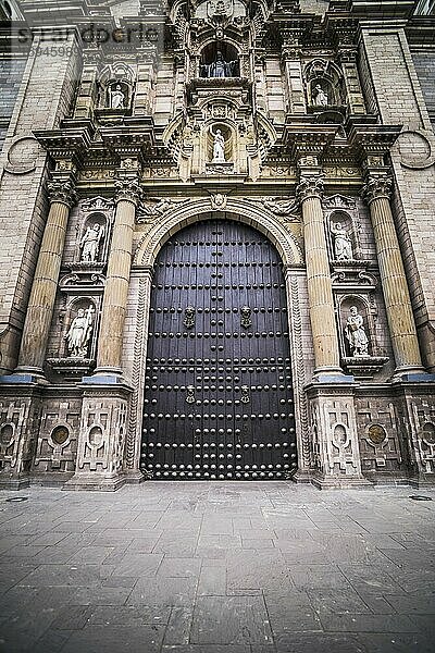 Große Kirchentüren  Lima  Provinz Lima  Peru