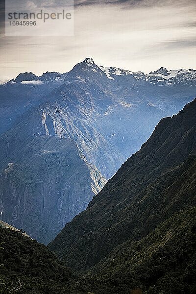 Anden bei Sonnenaufgang an Tag 3 des Inkapfades  Region Cusco  Peru