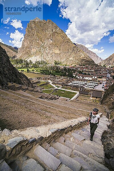 Touristenbesichtigung der Inkaruinen von Ollantaytambo  Heiliges Tal der Inkas (Urubambatal)  in der Nähe von Cusco  Peru