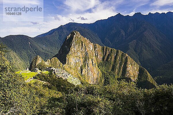 Machu Picchu Inka-Ruinen und Huayna Picchu (Wayna Picchu)  Region Cusco  Peru