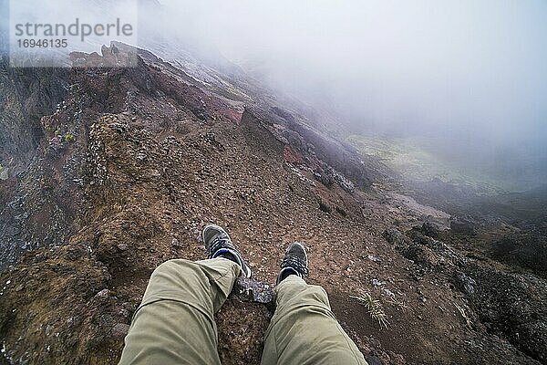 Bergsteiger auf dem Gipfel des Vulkans Ruminahui  Nationalpark Cotopaxi  Straße der Vulkane  Ecuador