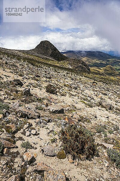 Tal vom Vulkan Illiniza Norte aus gesehen  Provinz Pichincha  Ecuador