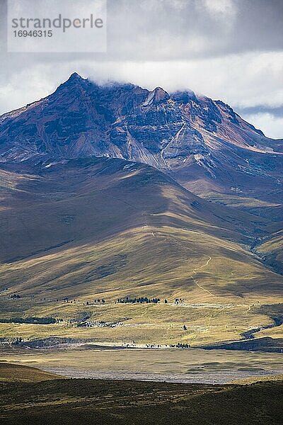 Vulkan Sincholagua (4.873m)  Provinz Cotopaxi  Straße der Vulkane  Ecuador