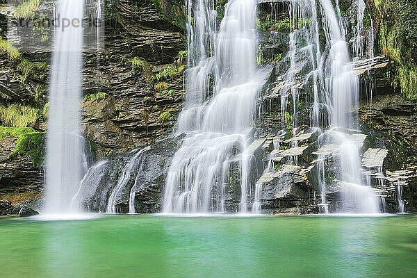 Wasserfall  Tessin  Schweiz  Europa
