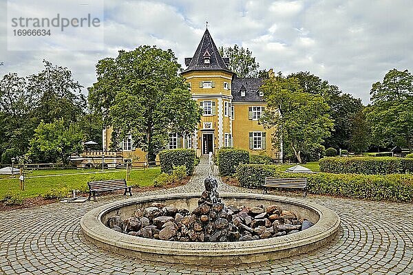 Herrenhaus von Schloss Westhusen  auch Haus Westhusen genannt  Dortmund  Ruhrgebiet  Nordrhein-Westfalen  Deutschland  Europa
