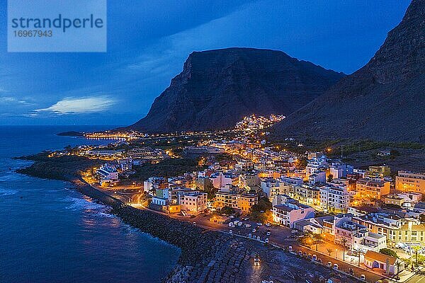 Vueltas bei Abenddämmerung  Valle Gran Rey  Drohnenaufnahme  La Gomera  Kanaren  Spanien  Europa