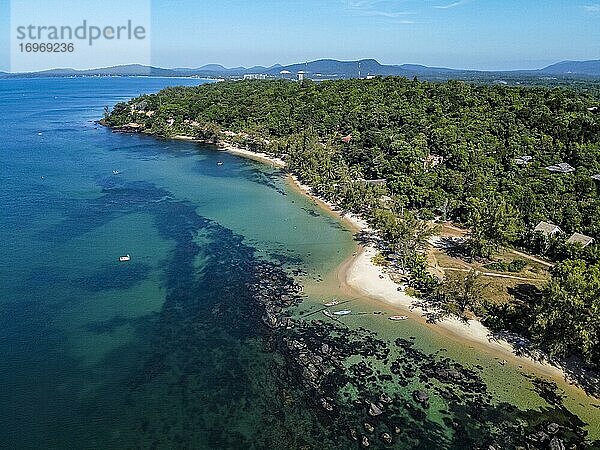 Luftaufnahme des klaren Wassers des Ong Lang Strandes  Insel Phu Quoc  Vietnam  Asien