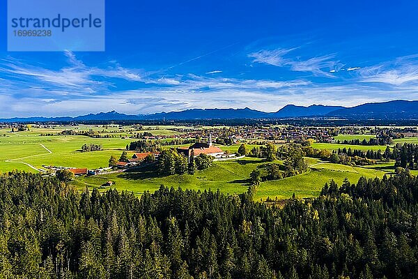 Luftaufnahme Kloster Reutberg  bei Sachsenkam  Oberbayern  Bayern  Deutschland  Europa
