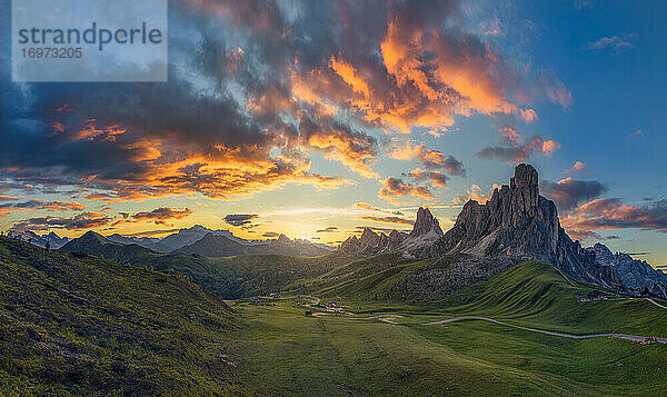 Der Giau-Pass ist ein hoher Bergpass in den Dolomiten