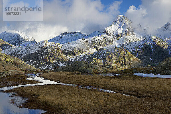 Serrato-Gipfel im Tena-Tal  Gebiet Panticosa  Pyrenäen  Provinz Huesca  Aragonien in Spanien.