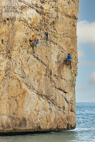 Klettern in der Bucht Raco del Corv / Route Luces Nocturnas 6b