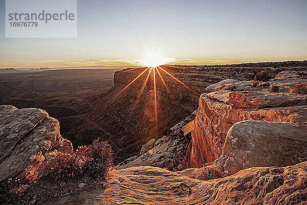 Sonnenuntergang vom Tafelberg Muley Point  Wüste im Süden Utahs
