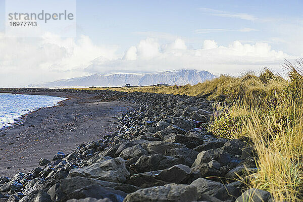 Strand bei der Insel Grotta  Seltjarnarnes