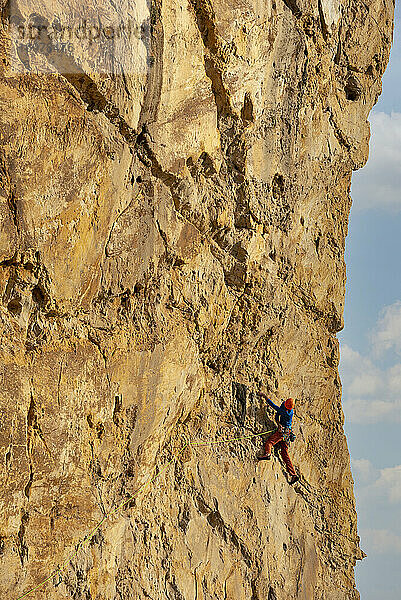 Klettern in der Bucht Raco del Corv / Route Luces Nocturnas 6b