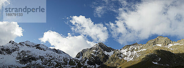 Gipfel im Tena-Tal  Gebiet Panticosa  Pyrenäen  Provinz Huesca  Aragonien in Spanien.