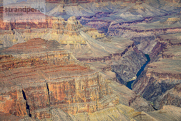 Idyllische Aufnahme des Grand Canyon entlang der Hermit Road  Grand Canyon National Park  Arizona  USA