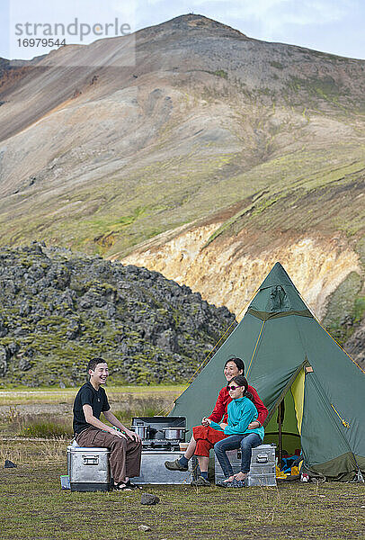 Familiencamping im Hochland von Island