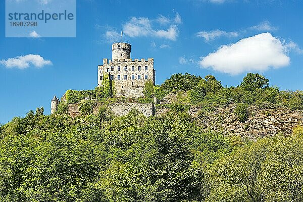 Burg Pyrmont bei Roes  Eifel  Rheinland-Pfalz  Deutschland  Europa