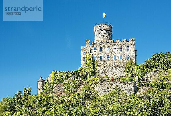 Burg Pyrmont bei Roes  Eifel  Rheinland-Pfalz  Deutschland  Europa