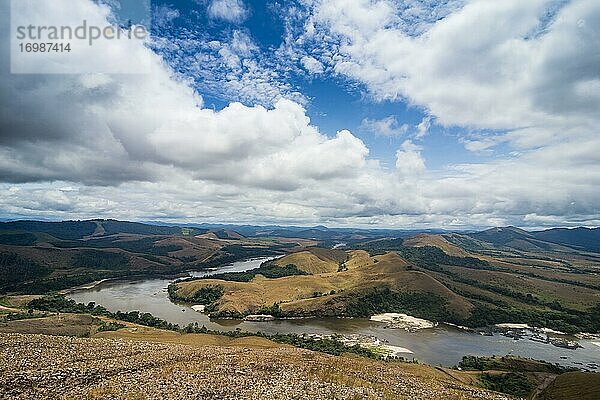 Ausblick auf den Fluss Ogooué  Unesco-Weltkulturerbestätte  Lopé-Nationalpark  Lopé-Okanda-Schutzgebiet  Gabun  Afrika