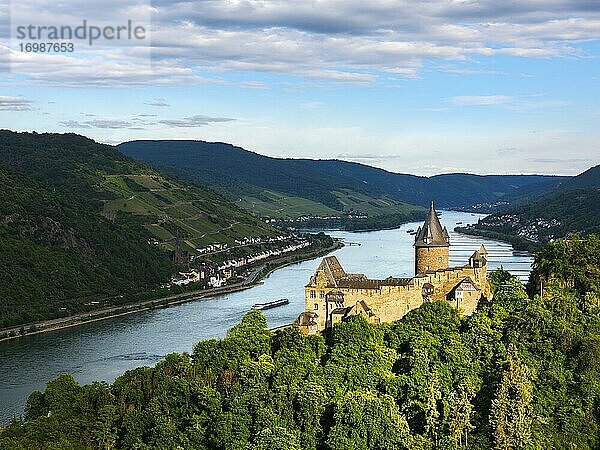 Burg Stahleck über dem Rhein  Welterbe Oberes Mittelrheintal  Bacharach  Rheinland-Pfalz  Deutschland  Europa