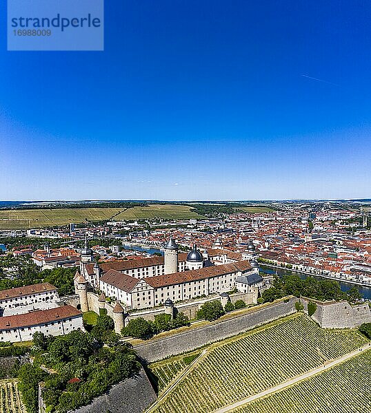 Luftaufnahme  Festung Marienberg mit Main und Altstadt  Würzburg  Unterfranken  Franken  Bayern  Deutschland  Europa
