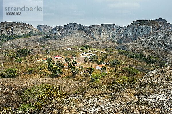 Schwarze Felsen bei Pungo Andongo  Provinz Malanje  Angola  Afrika