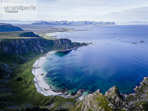 Schöne Landschaft am Meer bei Matind  Andoya  Norwegen