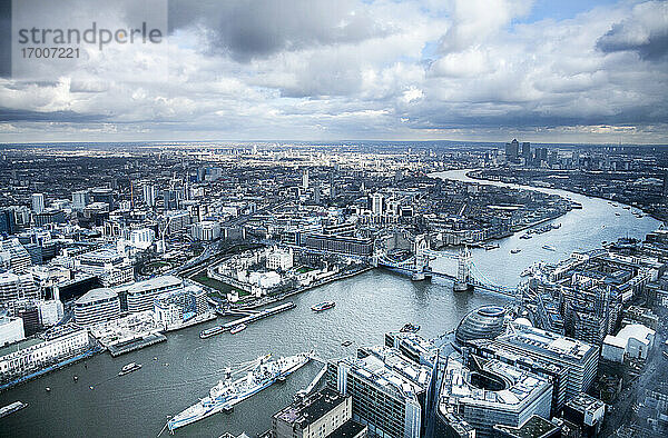 Vereinigtes Königreich  London  Tower Bridge und die Themse  Luftaufnahme