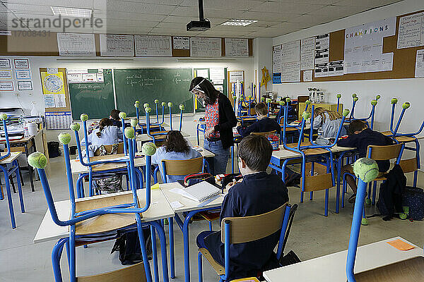Grundschule nach dem Einschluss in Montrouge  Frankreich.