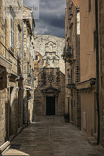 Kroatien  Dubrovnik  Enge Gasse in der Altstadt