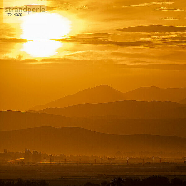 USA  Idaho  Sun Valley  Sonnenuntergang Himmel über Hügeln