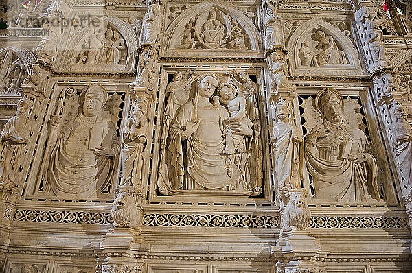 Italien  Toskana  Arezzo  Kirche Pieve di Santa Maria  in romanischem Gewölbe aus dem 12.