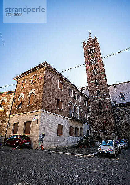 der Turm der Kathedrale San Lorenzo  piazza Dante Alighieri  Grosseto  Toskana  Europa  Italien