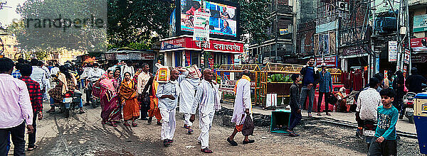 Varanasi (ex-Bénares)  Uttar Pradesh  Indien. Sie können nicht in die Altstadt mit Fahrzeugen außer Fahrräder  Motorräder und Rikschas zu bekommen.