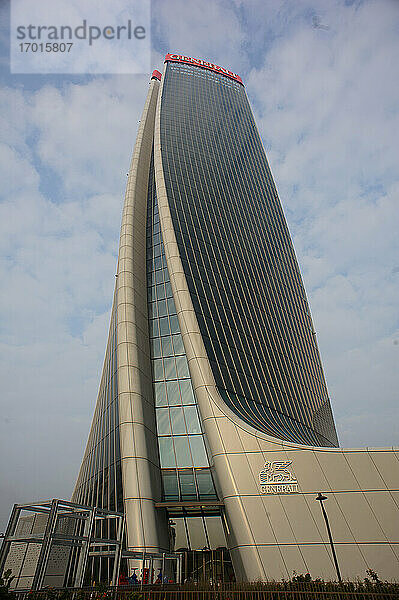 Europa  Italien  Lombardei  Mailand - Stadtleben  Stadtteil Tre Torri  Lo Storto Palace: Generali Tower (Architektin Zaha Hadid)