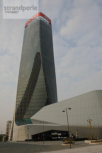 Europa  Italien  Lombardei  Mailand - Stadtleben  Stadtteil Tre Torri  Lo Storto Palace: Generali Tower (Architektin Zaha Hadid)