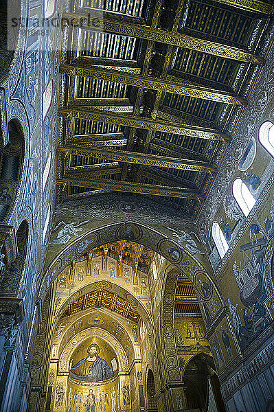 Europa  Italien  Sizilien  Palermo  Christus-Pantokrator-Mosaiken der normannisch-byzantinischen mittelalterlichen Kathedrale von Monreale.