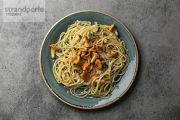 Spaghetti mit Pfifferlingen und Parmesan