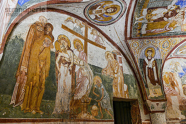 Bunte Krypta der Fresken  UNESCO-Weltkulturerbe  Udine  Friaul-Julisch Venetien  Italien  Europa