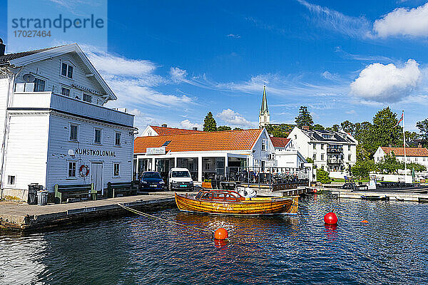 Hafen der Küstenstadt Lillesand  Provinz Agder  Norwegen  Skandinavien  Europa