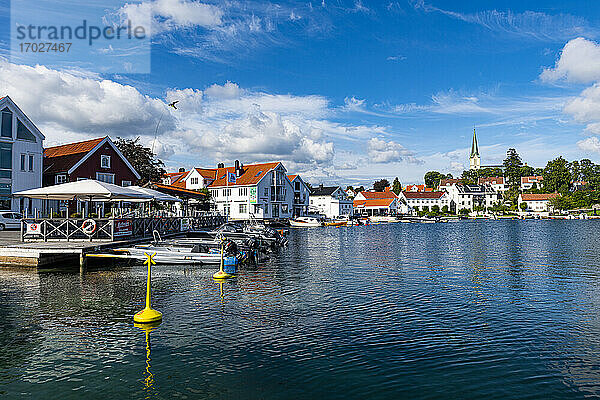 Hafen der Küstenstadt Lillesand  Provinz Agder  Norwegen  Skandinavien  Europa