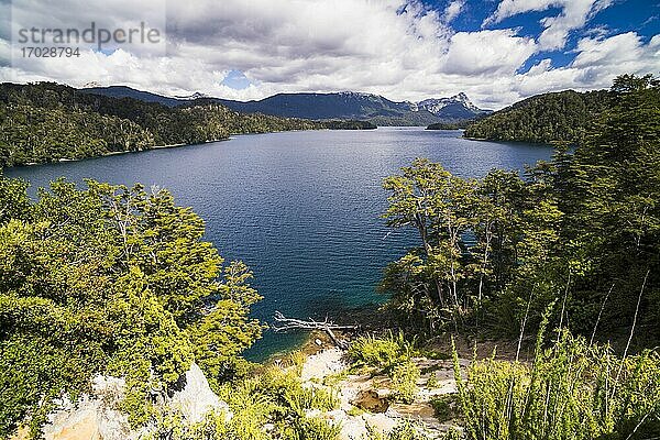 Espejo-See (Lago Espejo)  Teil der 7-Seen-Route  Bariloche (alias San Carlos de Bariloche)  Provinz Rio Negro  Patagonien  Argentinien