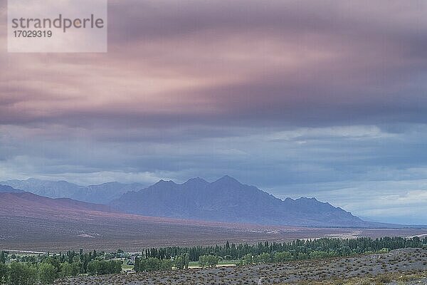 Andenberge um Uspallata bei Sonnenuntergang  Provinz Mendoza  Argentinien