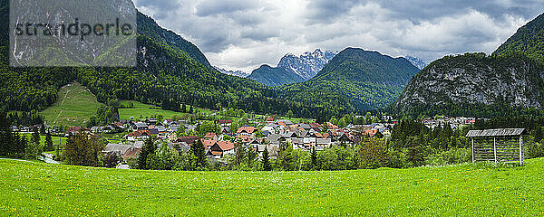 Slowenien  Mojstrana  unterhalb des Berges Triglav im Triglav-Nationalpark  Julische Alpen  Oberkrain  Slowenien