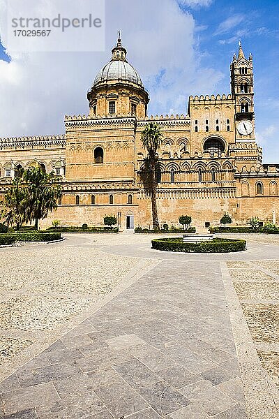 Sizilianische Barockarchitektur  Kathedrale von Palermo (Duomo di Palermo)  Sizilien  Italien  Europa. Dies ist ein Foto von sizilianischen Barock-Architektur in Sizilien  Palermo Kathedrale (Duomo di Palermo)  Sizilien  Italien  Europa.