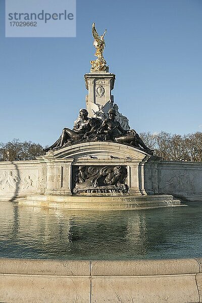Victoria Memorial  ein Denkmal für Königin Victoria  Buckingham Palace  London  England